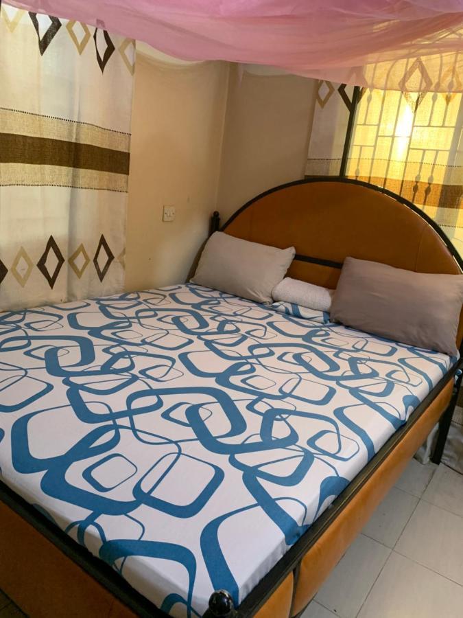 Jj & Je Family House Vandrarhem Dar es Salaam Exteriör bild